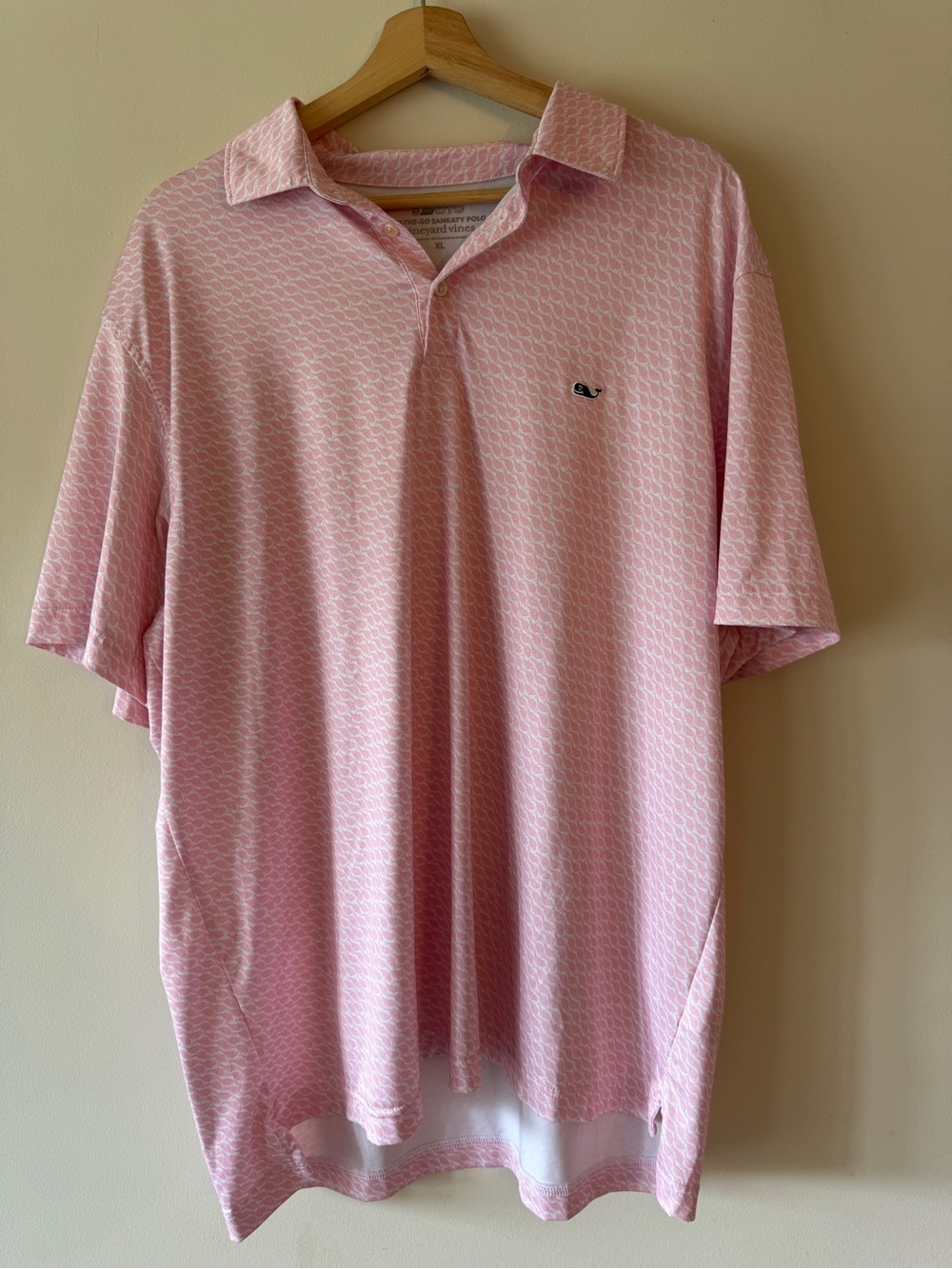 Vineyard Vines Men's Light Pink fish Print Polo- send an offer ❤️✨